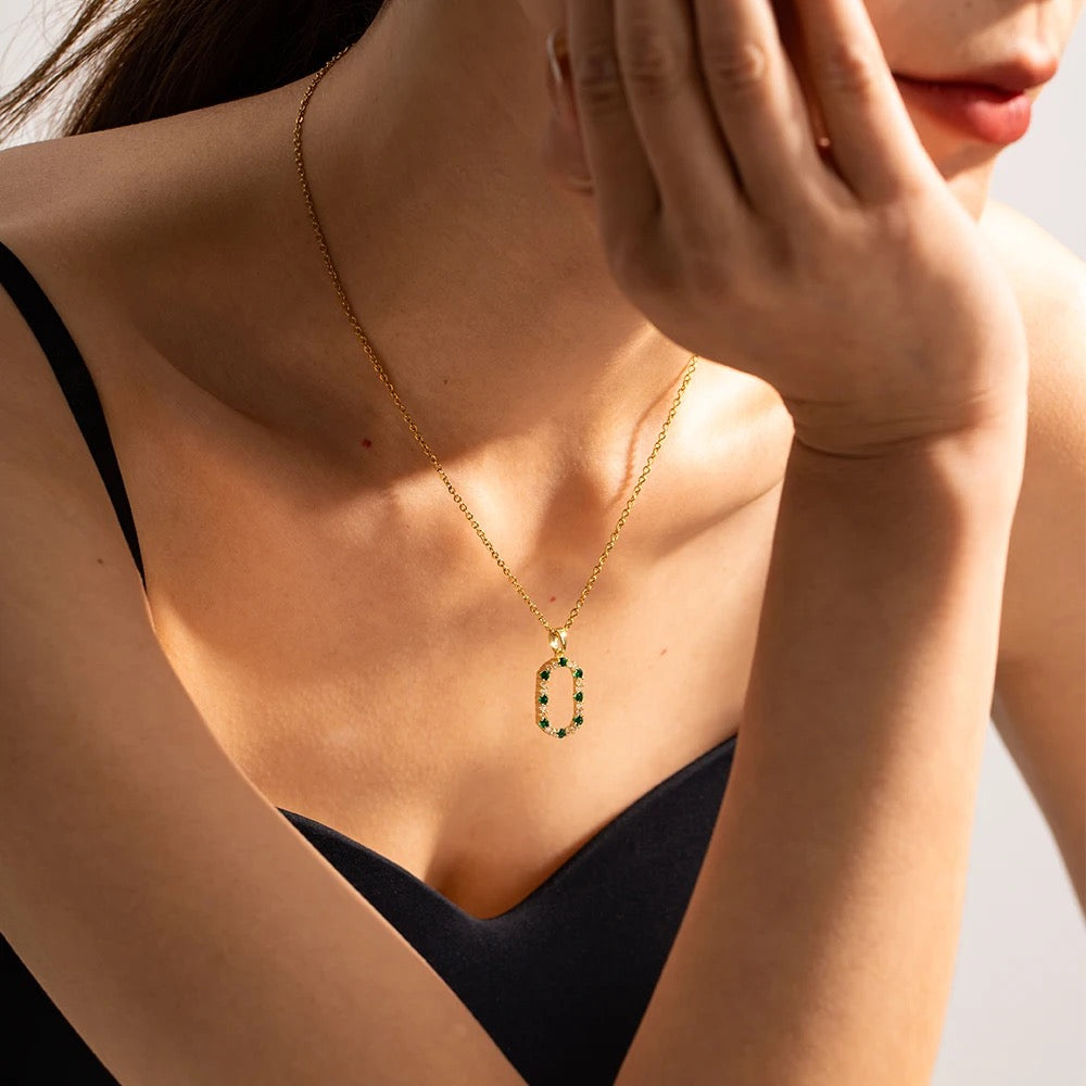 Emerald O-Shaped Necklace
