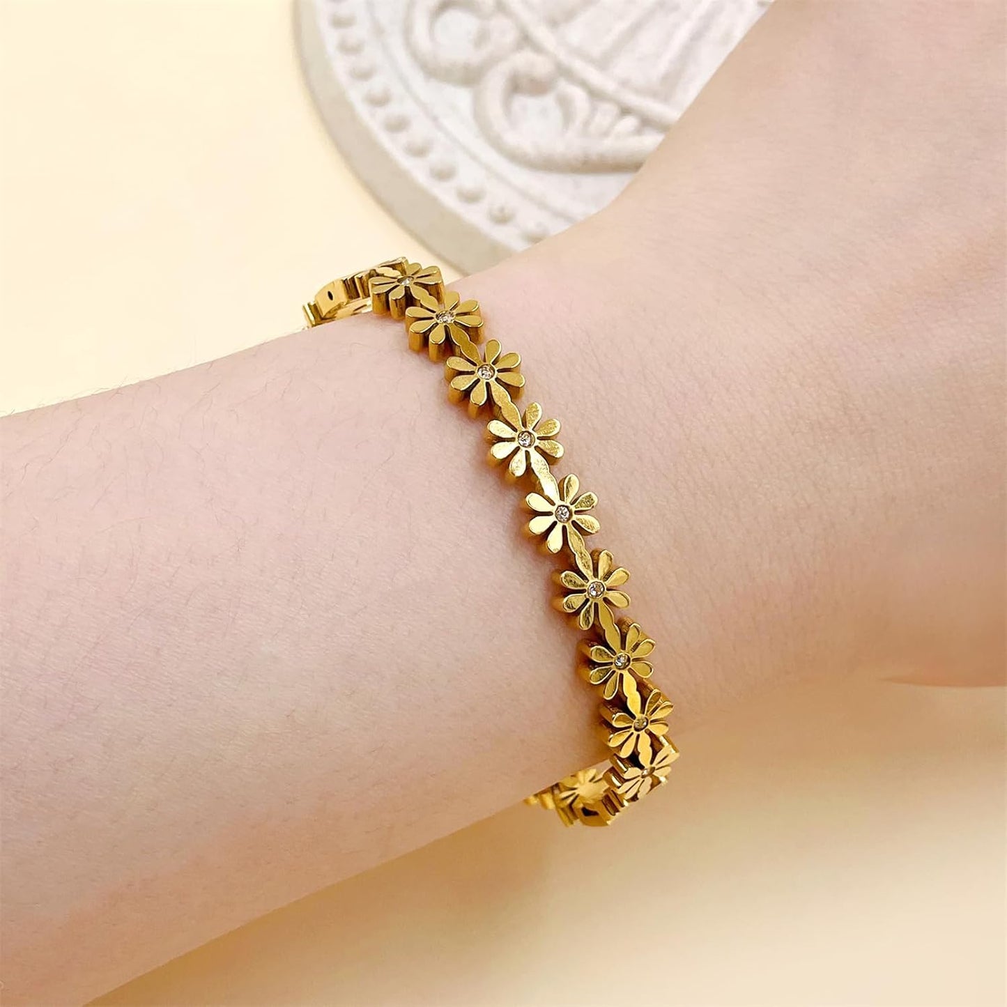 Daisy flower bangle