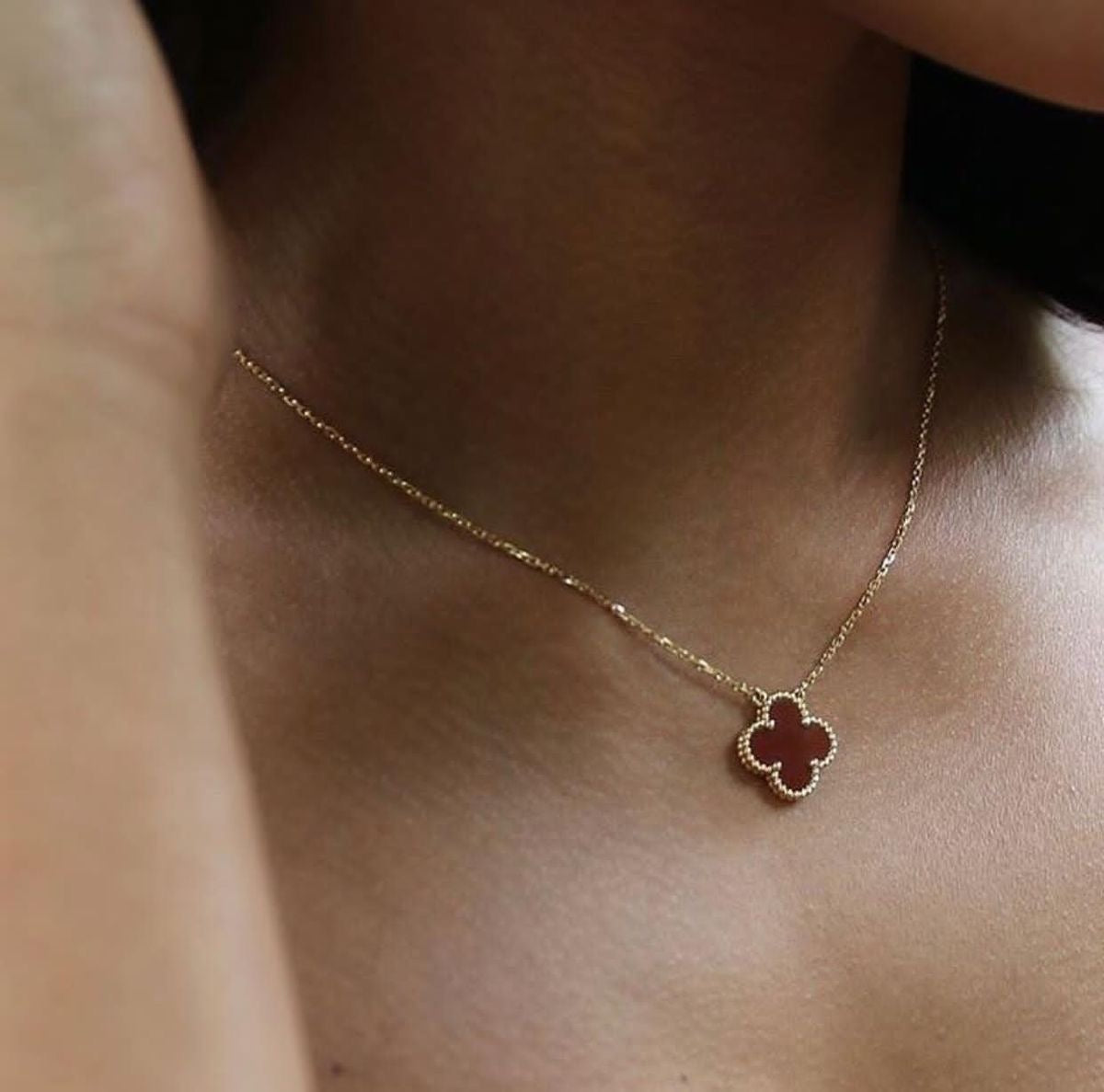 Van Cleef Simple Pendant Necklace (Alhambra Inspired)