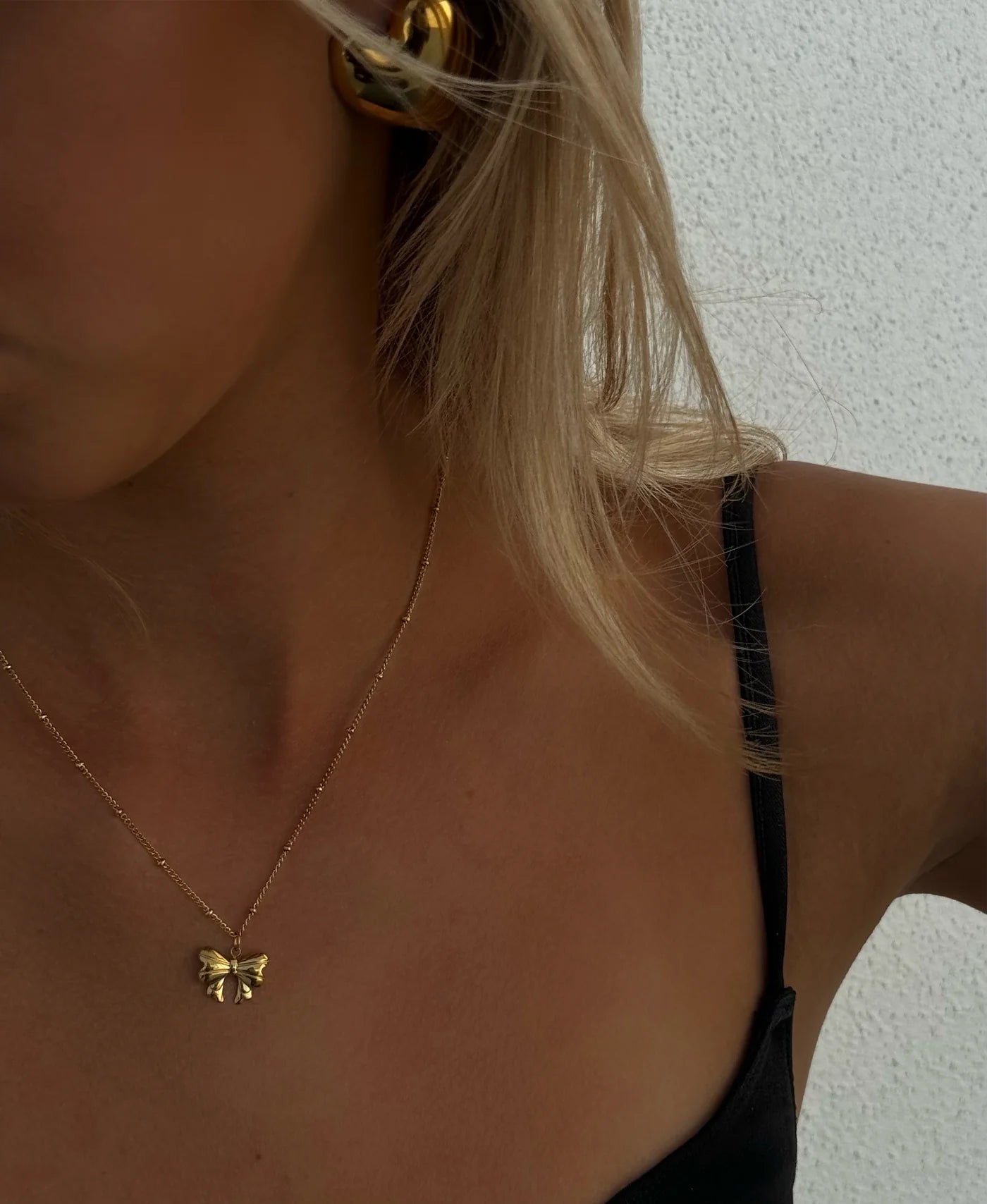 Bow Necklace