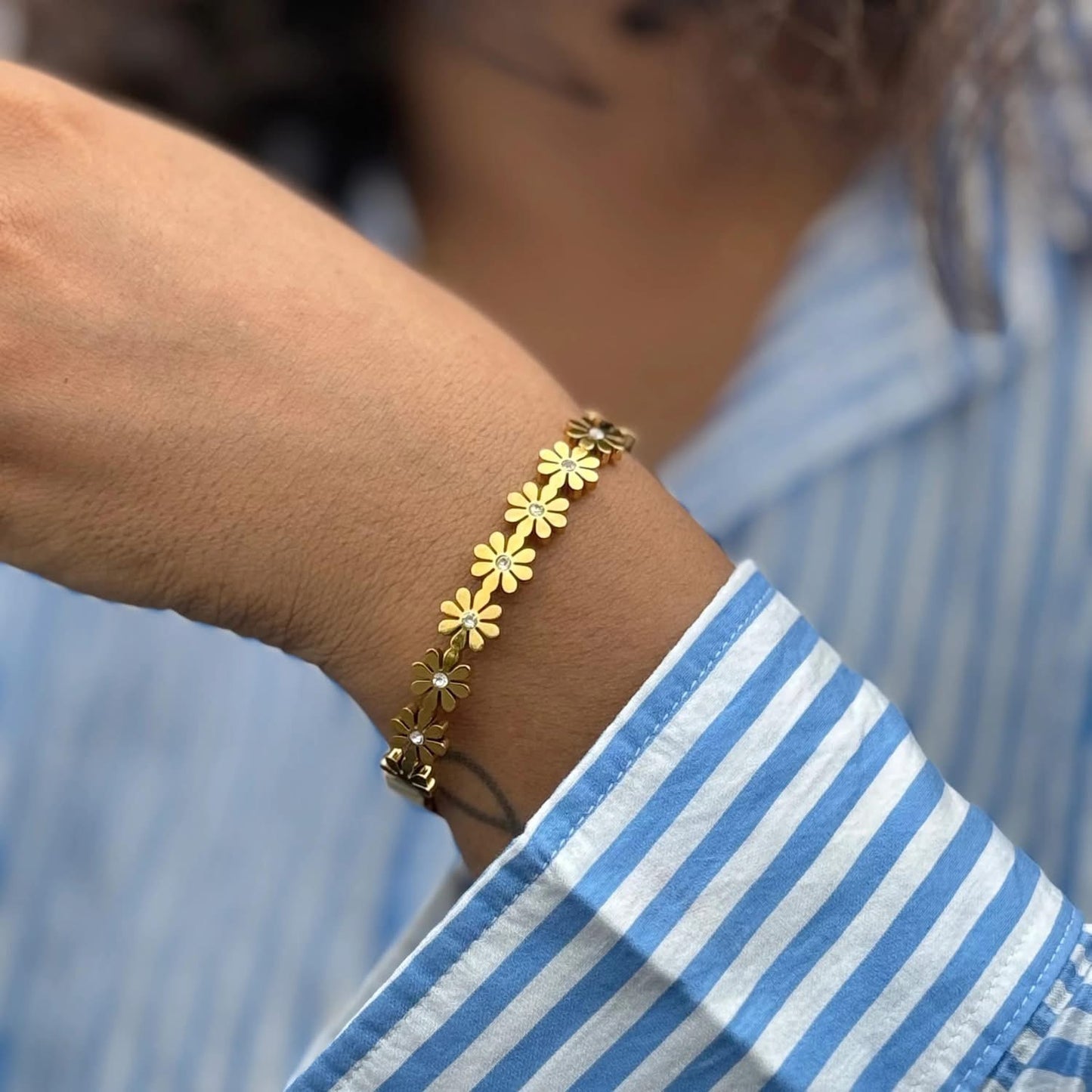 Daisy flower bangle