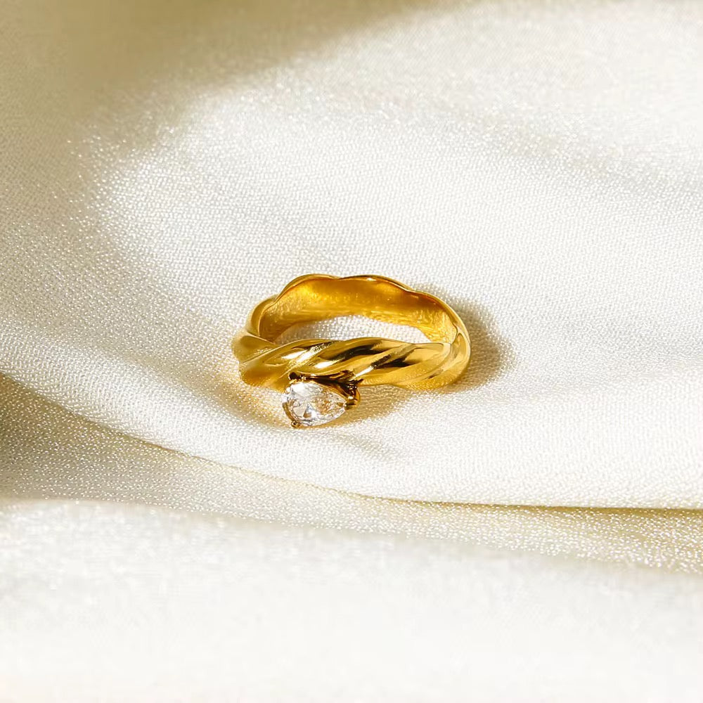 Eternal Twist Ring