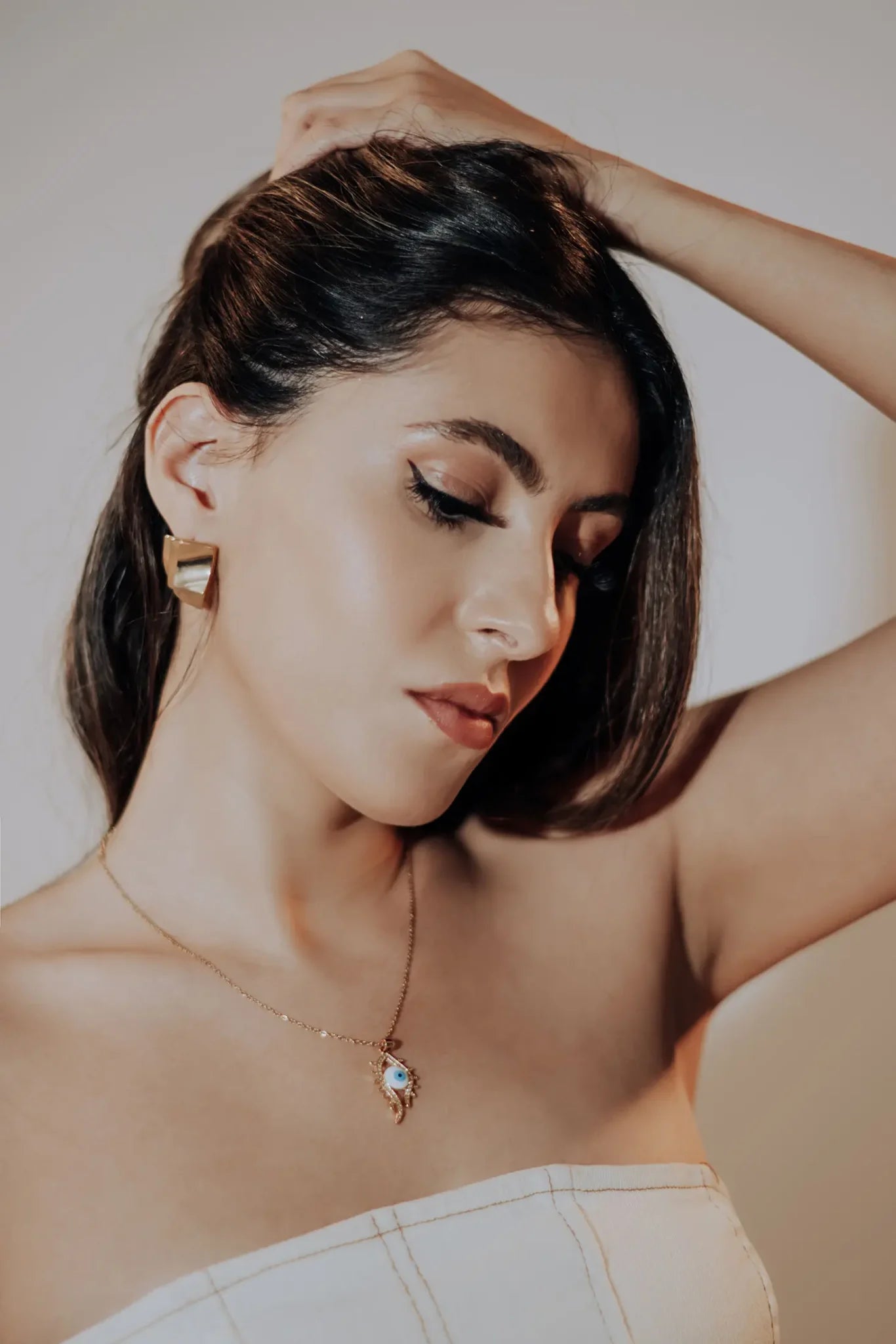 Blink of an Eye Necklace