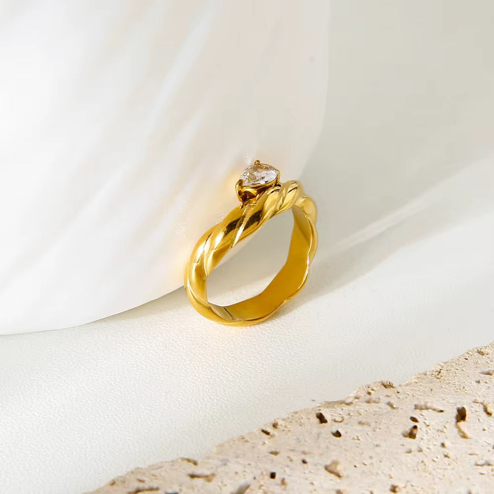 Eternal Twist Ring