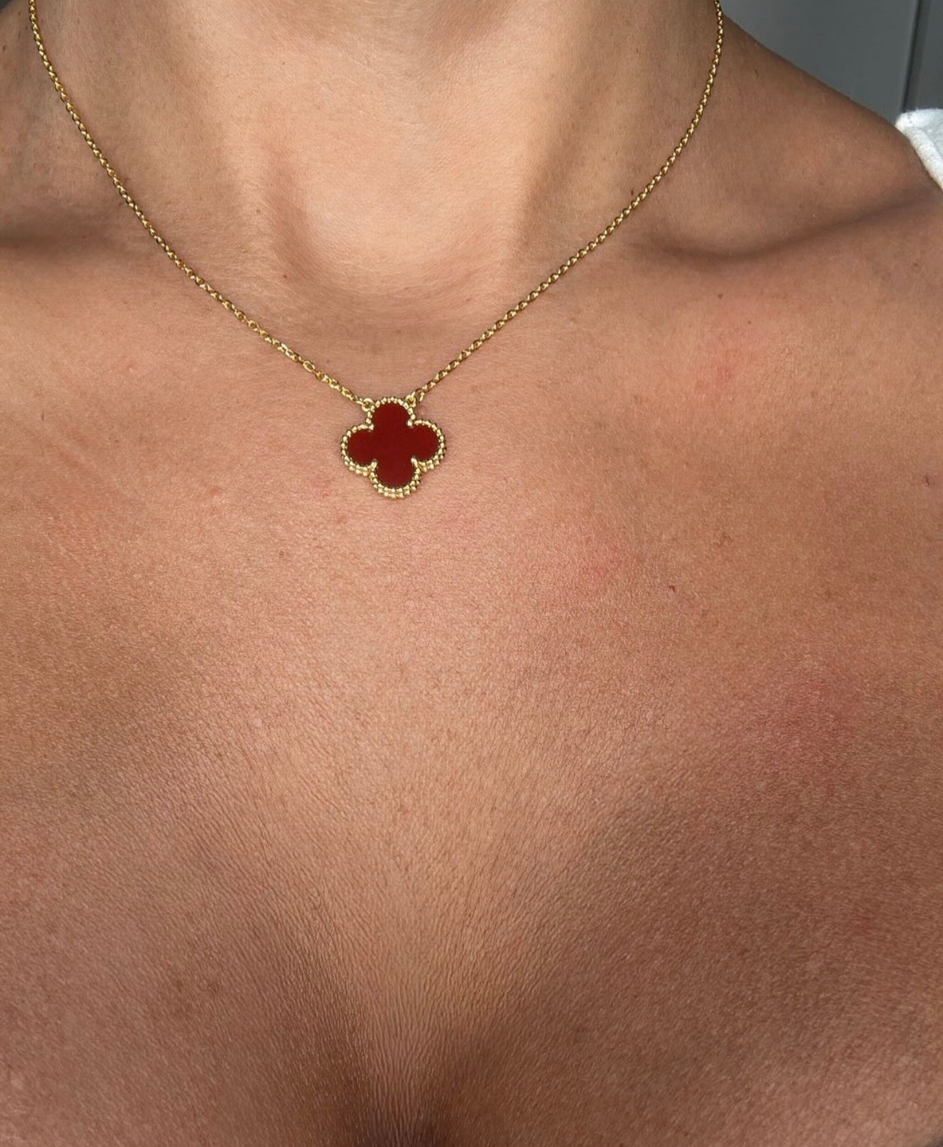 Van Cleef Simple Pendant Necklace (Alhambra Inspired)