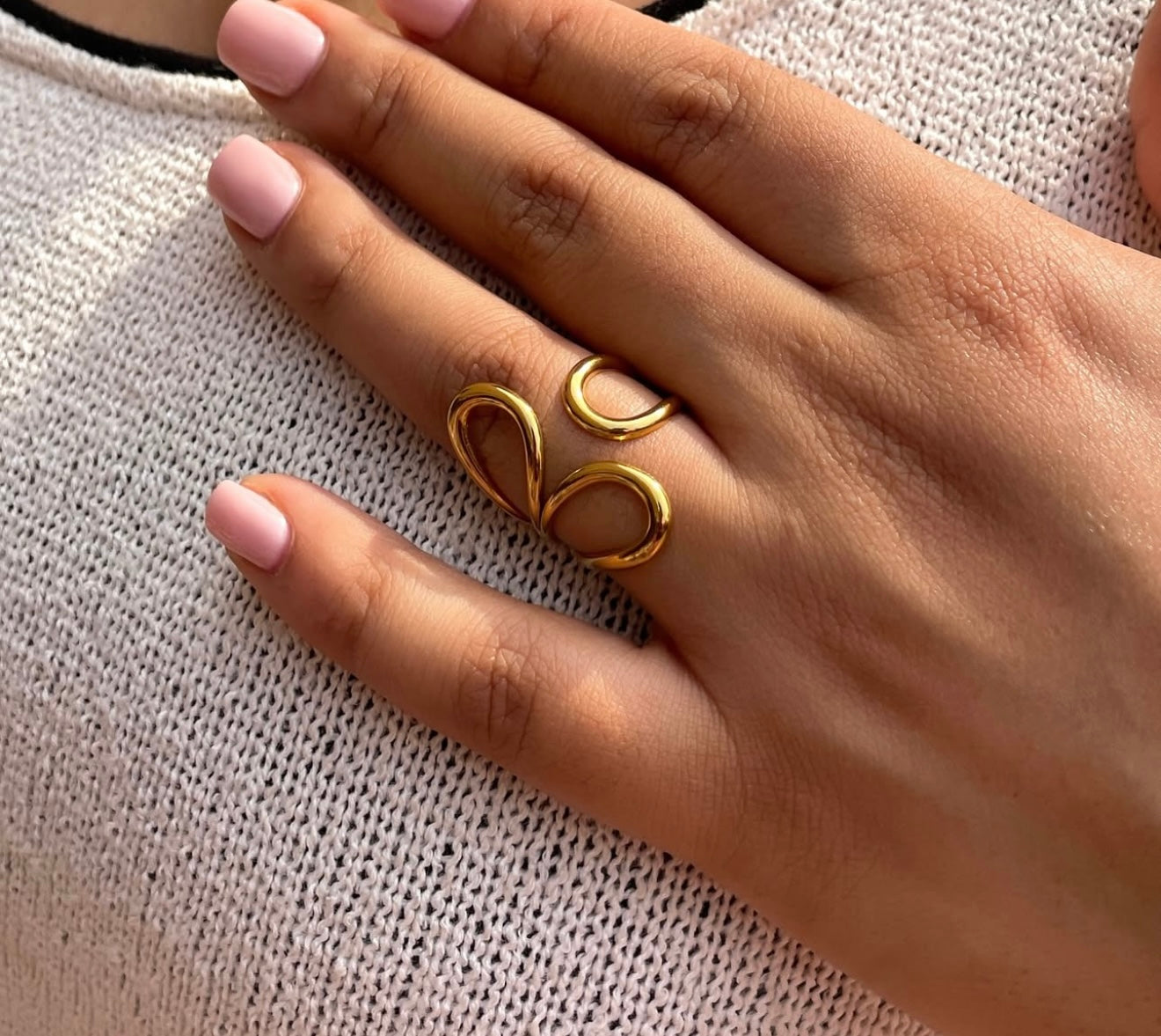 Artistic Line Ring