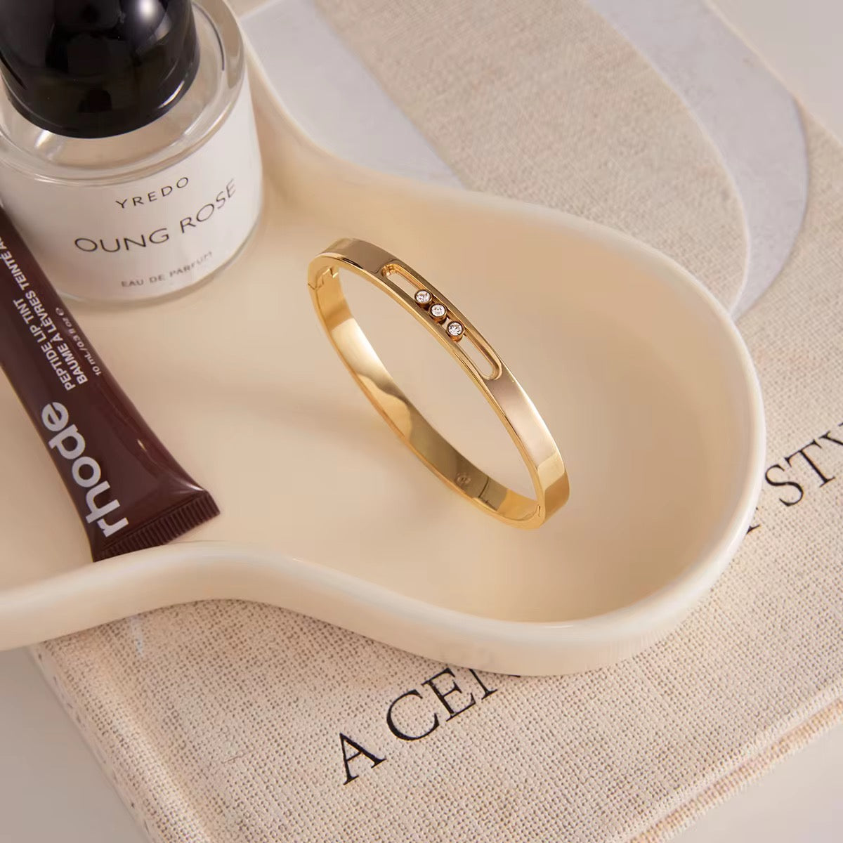Movable Diamonds Bangle