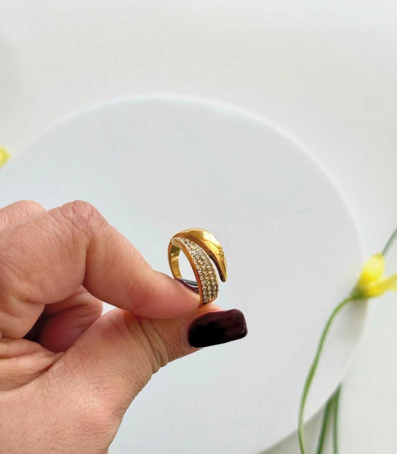 Geometric Glow Ring