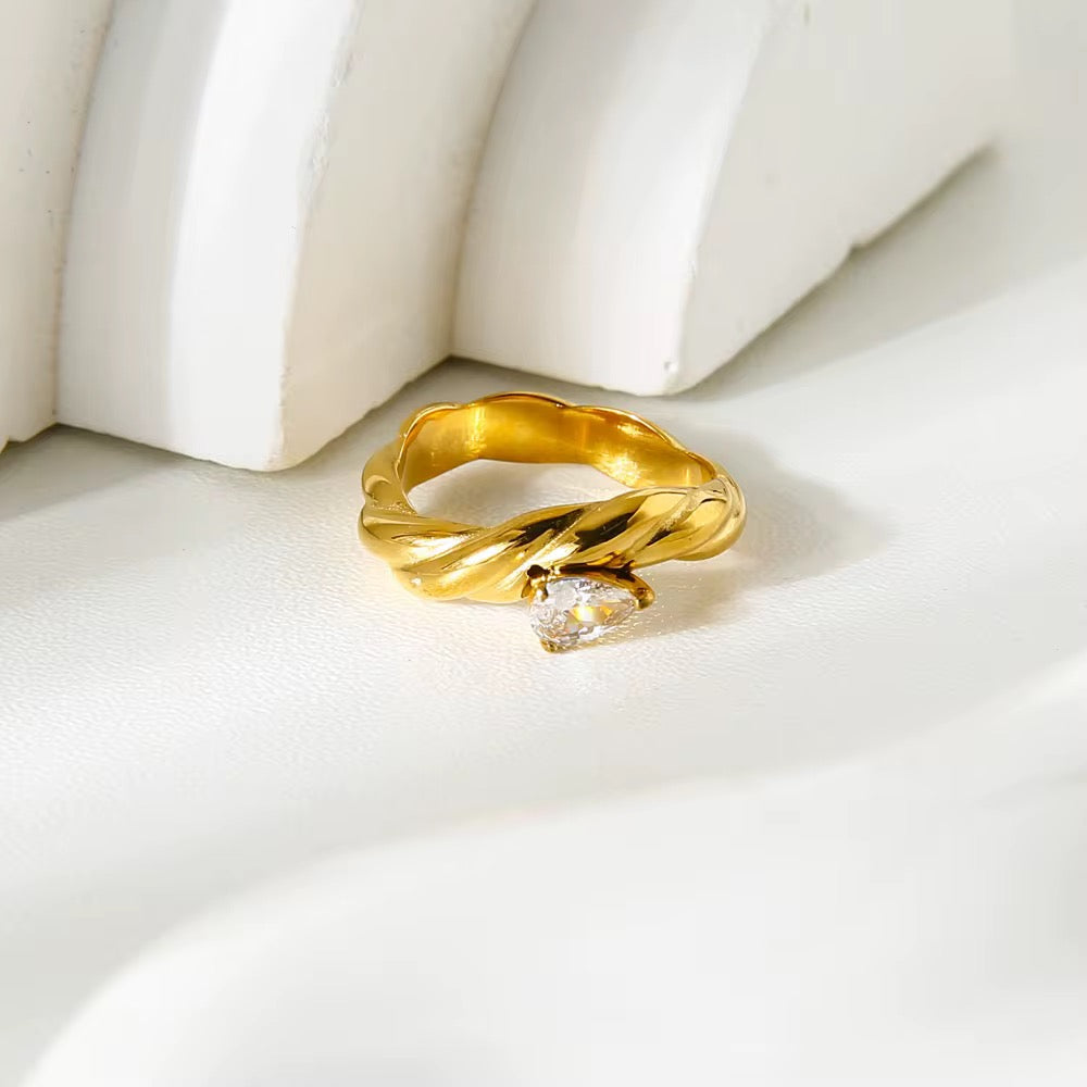Eternal Twist Ring