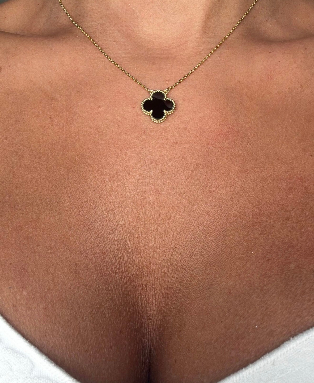 Van Cleef Simple Pendant Necklace (Alhambra Inspired)