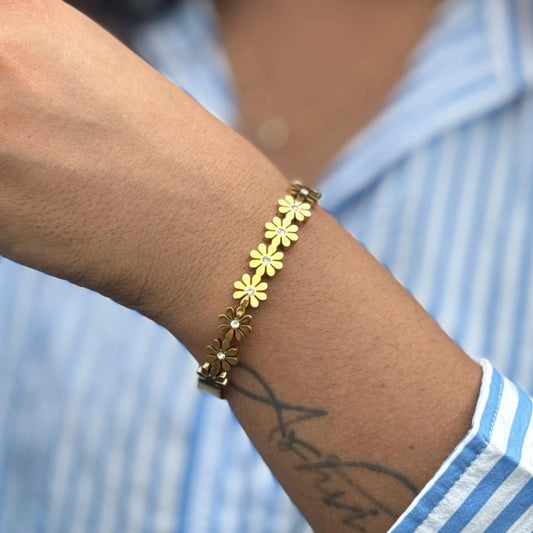 Daisy flower bangle