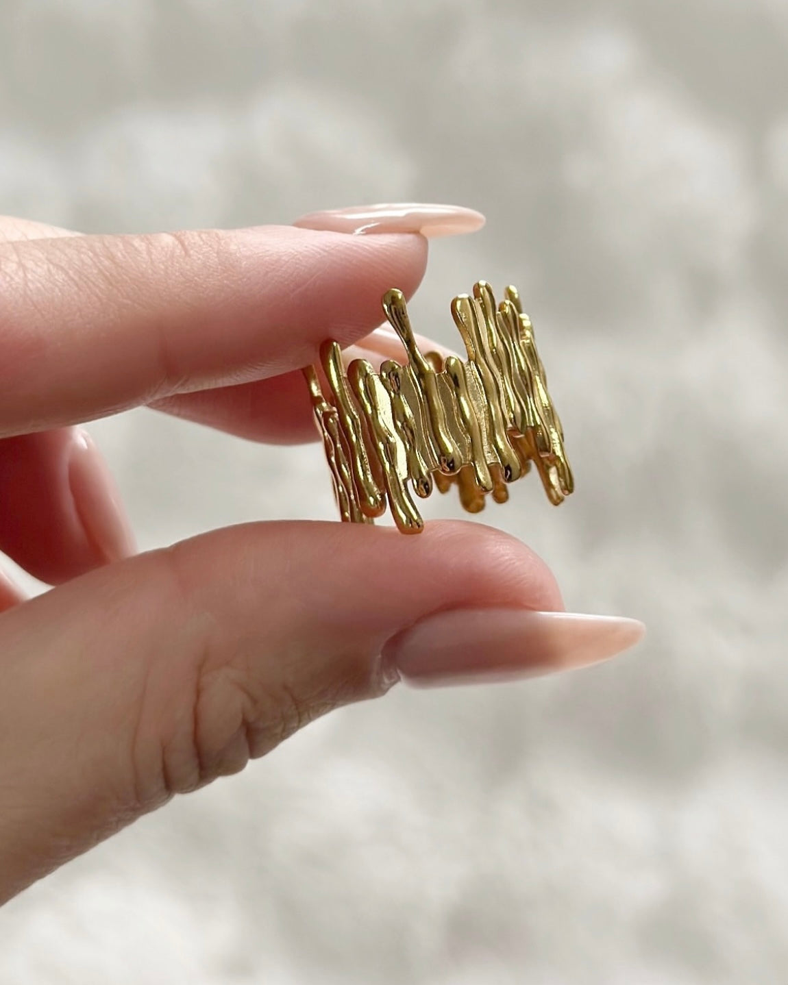 Twist Abstract Ring