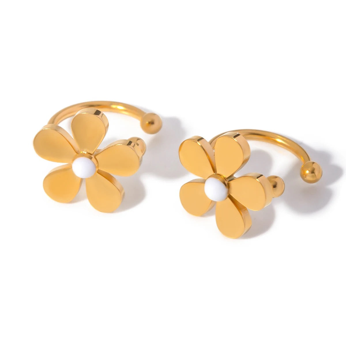 Daisy Flower Earcuff
