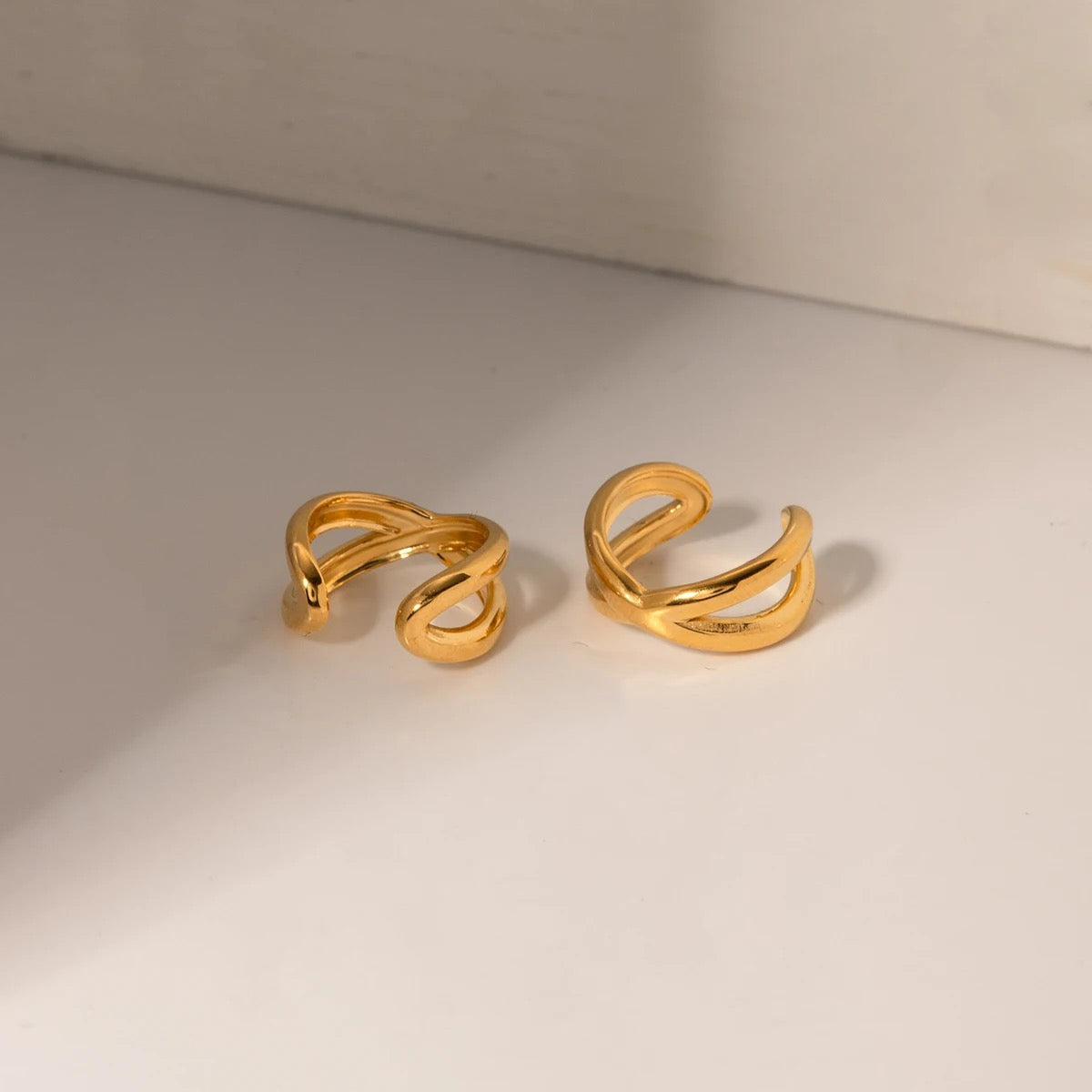 Cross Earcuff