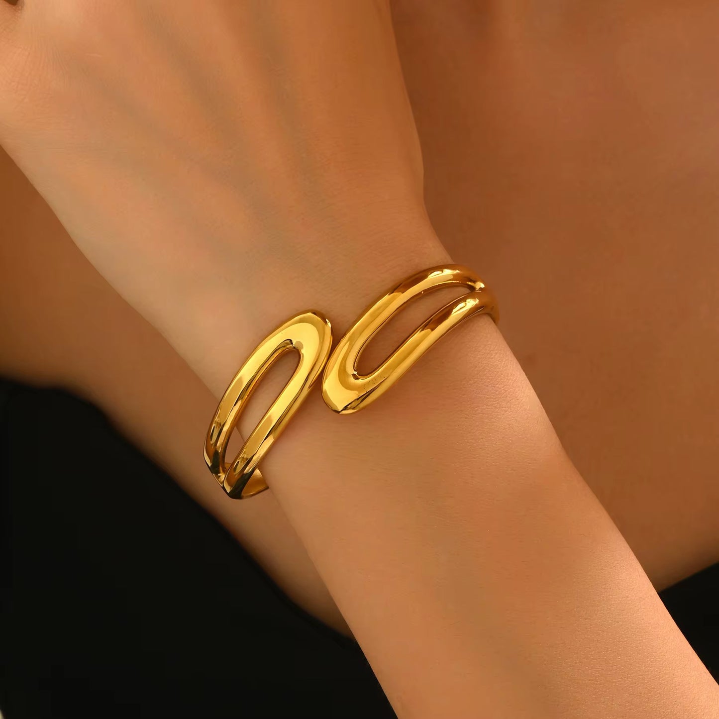 Golden Flow Bangle