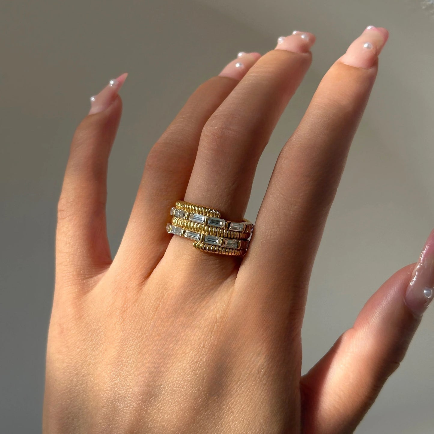 Geometric asymmetrical Ring