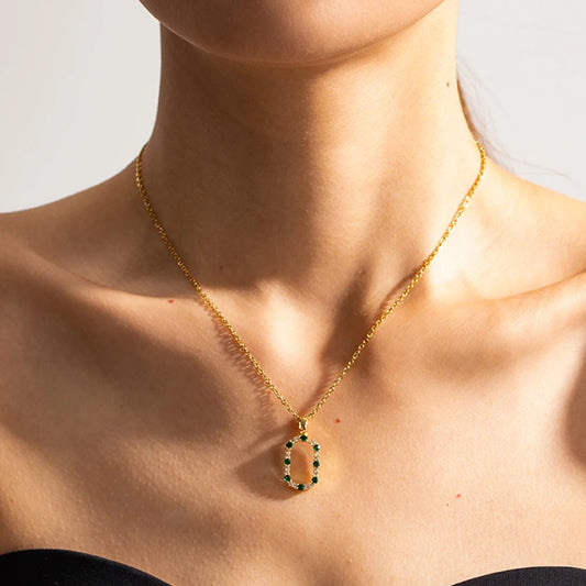 Emerald O-Shaped Necklace