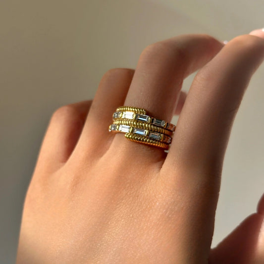 Geometric asymmetrical Ring