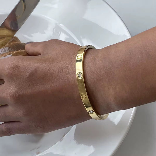 Engraved Heart Classic Bangle